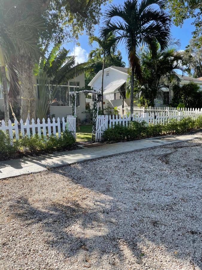 Ne Miami Cottage Exterior photo